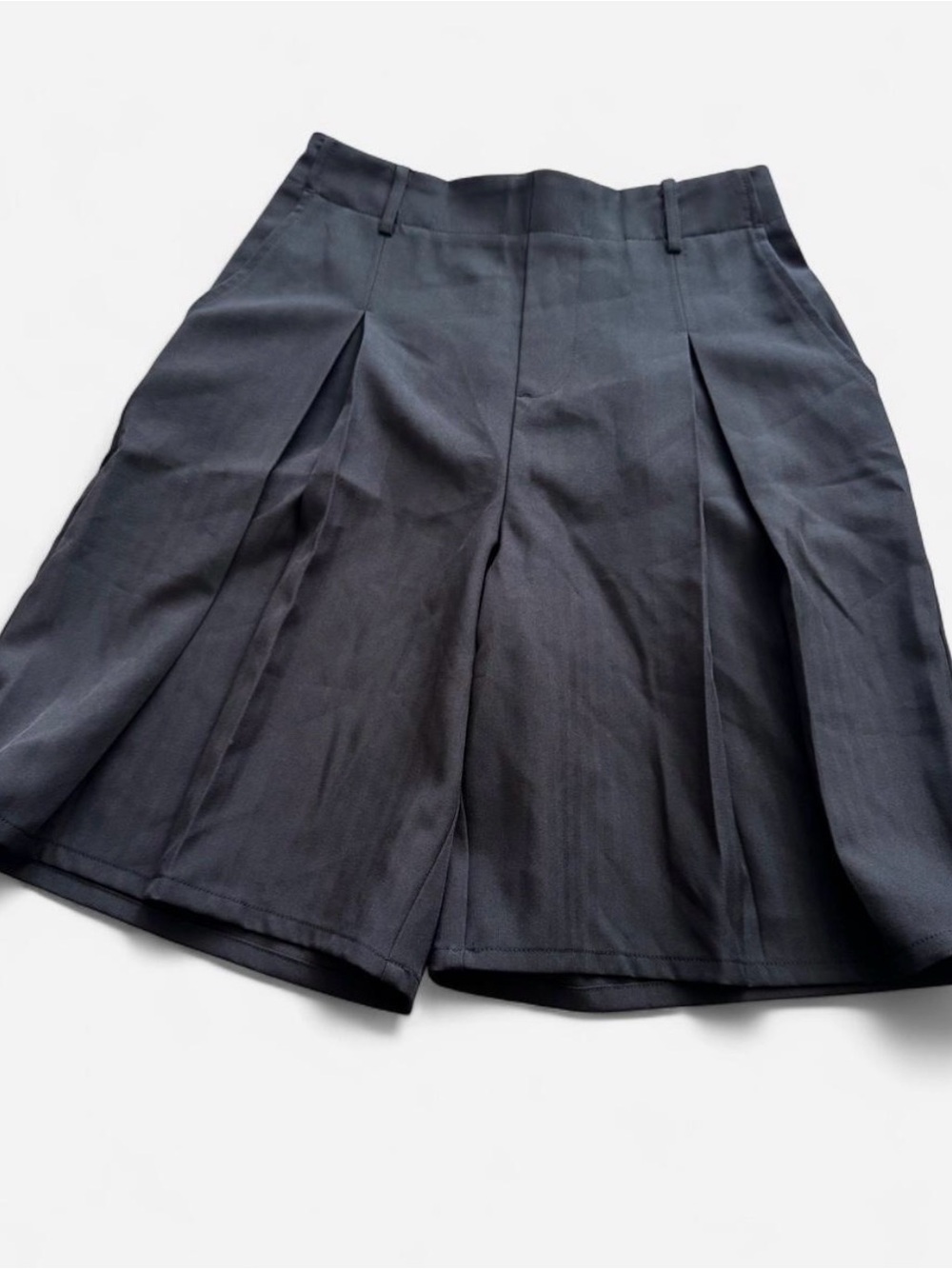 HALARA Black High-Waist Pleated Shorts